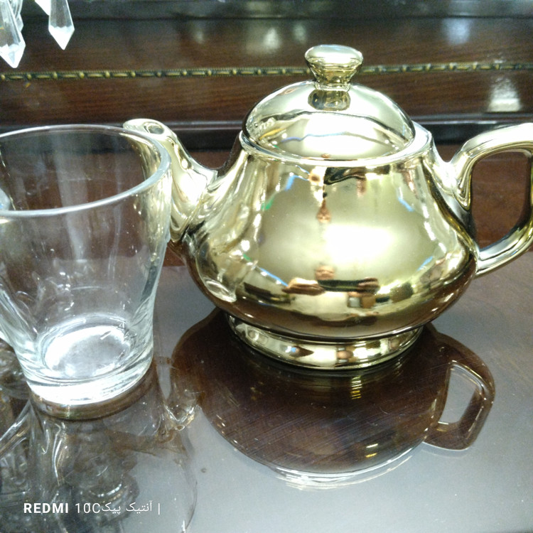 قوری چینی 750 میلی رنگ طلایی