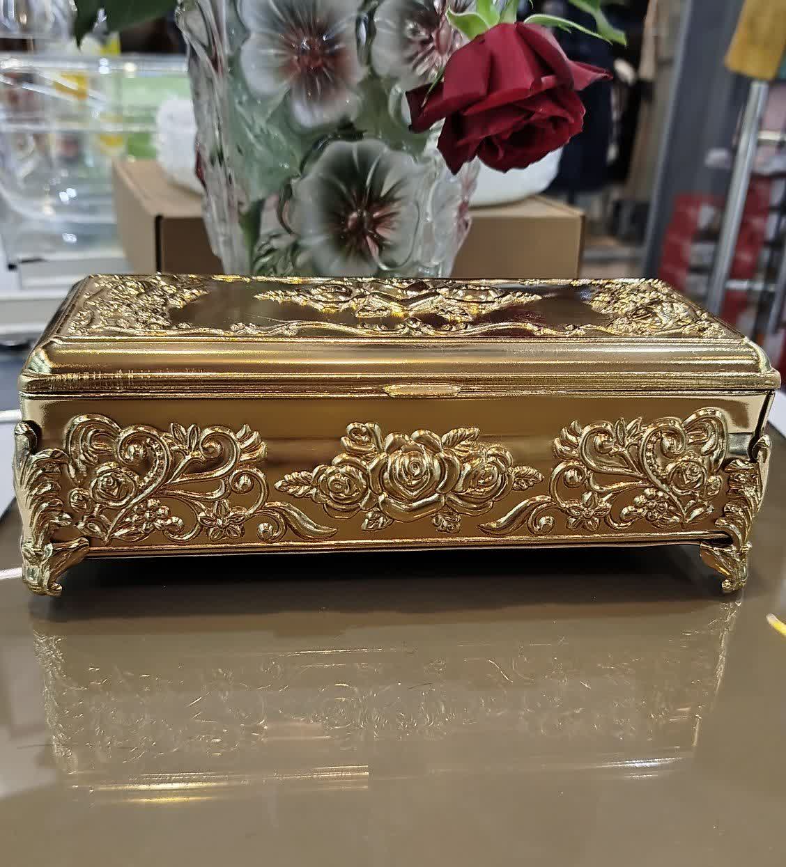 جا کاردی طلایی سیلور داخل مخمل